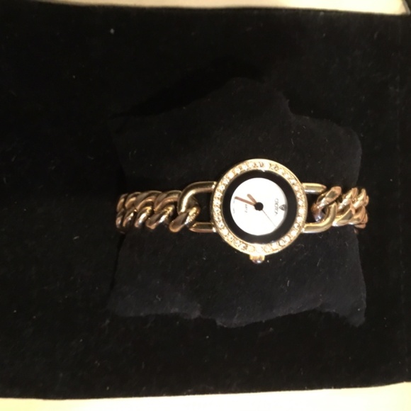 ✨ Croton Stainless Steel Gold Tone Swiss Quartz Watch ✨ - Picture 5 of 8